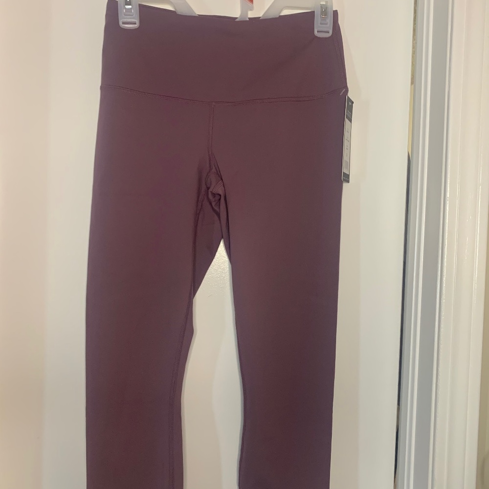 Yogalicious small, capri light grape shade.